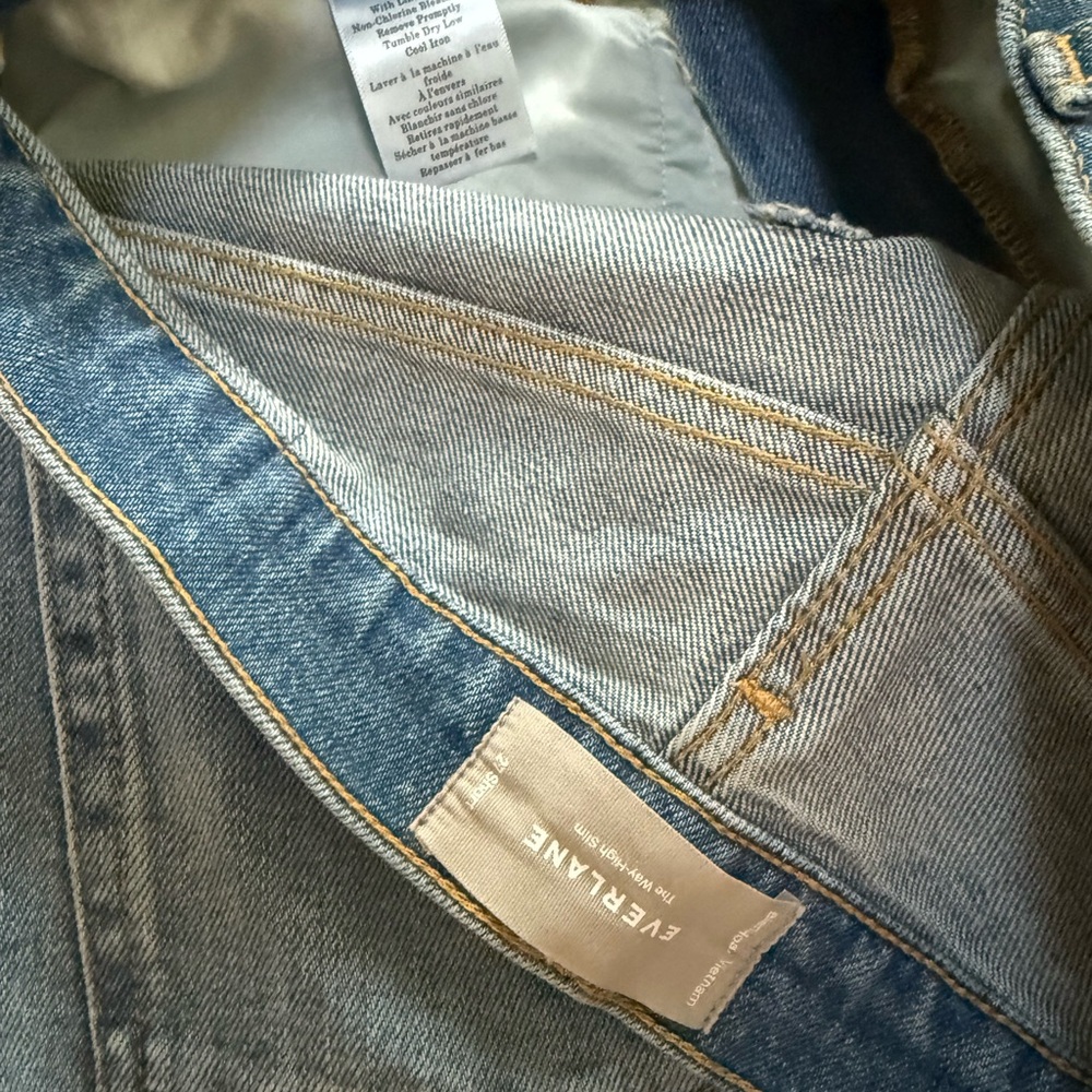 Everlane High Rise 27 Short - Picture 3 of 4